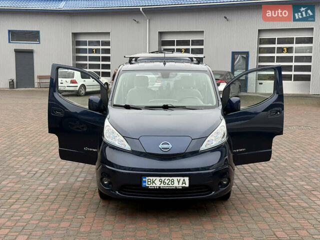 Синий Ниссан e-NV200, объемом двигателя 0 л и пробегом 115 тыс. км за 11000 $, фото 16 на Automoto.ua