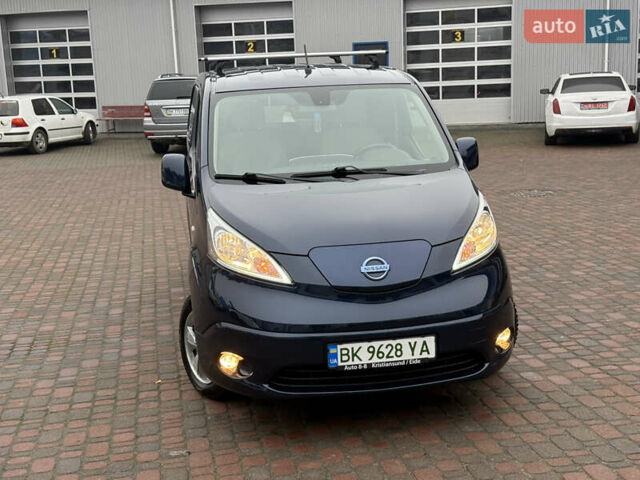 Синий Ниссан e-NV200, объемом двигателя 0 л и пробегом 115 тыс. км за 11000 $, фото 33 на Automoto.ua