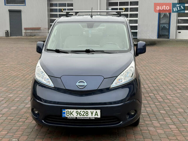 Синий Ниссан e-NV200, объемом двигателя 0 л и пробегом 115 тыс. км за 11000 $, фото 2 на Automoto.ua