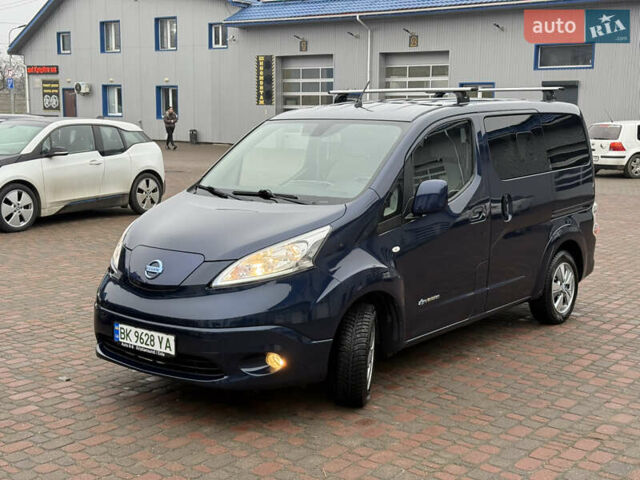 Синий Ниссан e-NV200, объемом двигателя 0 л и пробегом 115 тыс. км за 11000 $, фото 32 на Automoto.ua