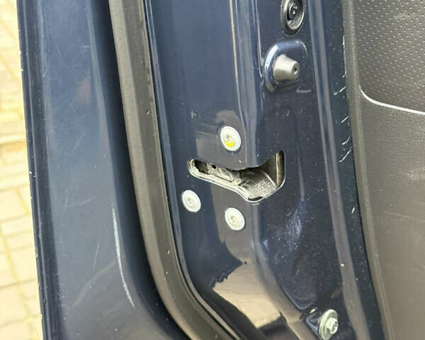 Синий Ниссан e-NV200, объемом двигателя 0 л и пробегом 115 тыс. км за 11000 $, фото 76 на Automoto.ua