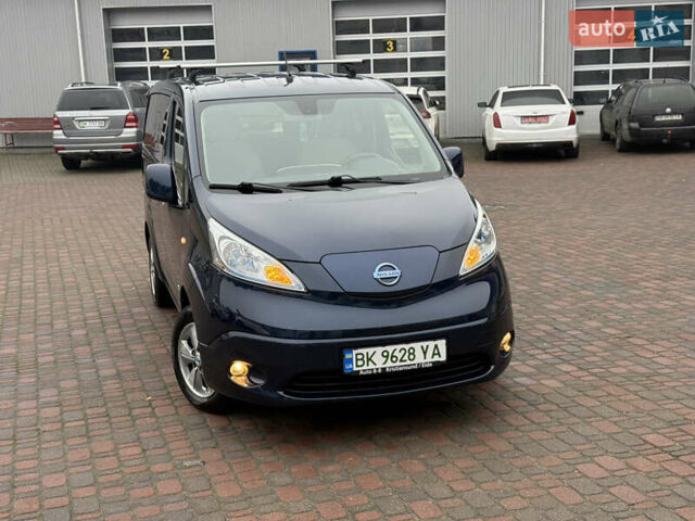 Синий Ниссан e-NV200, объемом двигателя 0 л и пробегом 115 тыс. км за 11000 $, фото 40 на Automoto.ua