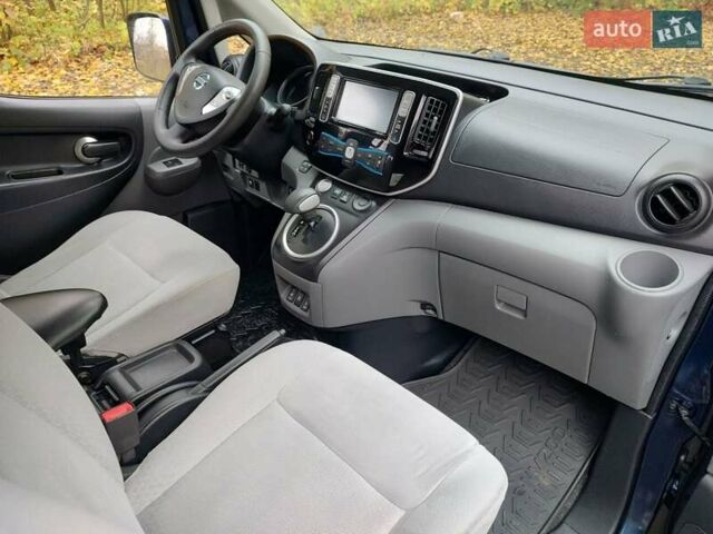 Синий Ниссан e-NV200, объемом двигателя 0 л и пробегом 122 тыс. км за 10400 $, фото 15 на Automoto.ua