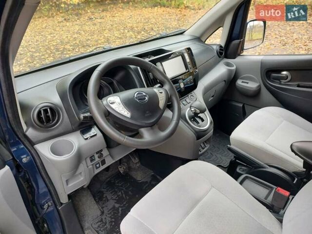 Синий Ниссан e-NV200, объемом двигателя 0 л и пробегом 122 тыс. км за 10400 $, фото 11 на Automoto.ua