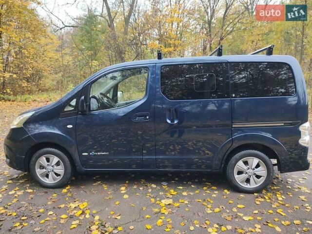 Синий Ниссан e-NV200, объемом двигателя 0 л и пробегом 122 тыс. км за 10400 $, фото 6 на Automoto.ua