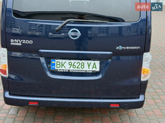 Синий Ниссан e-NV200, объемом двигателя 0 л и пробегом 115 тыс. км за 11000 $, фото 64 на Automoto.ua