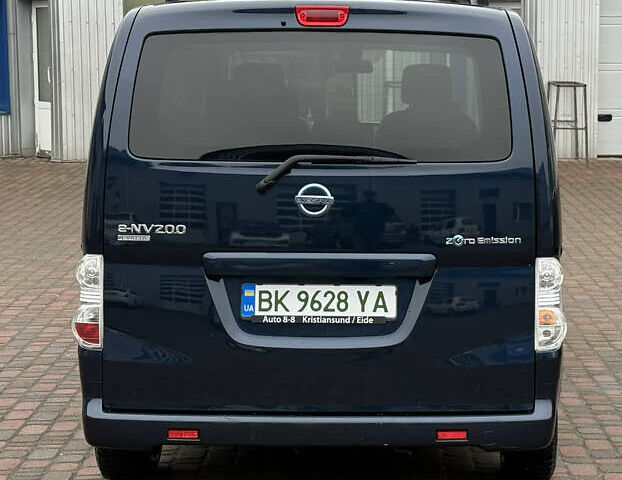 Синий Ниссан e-NV200, объемом двигателя 0 л и пробегом 115 тыс. км за 11000 $, фото 5 на Automoto.ua