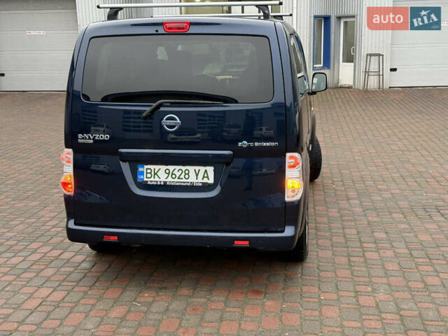 Синий Ниссан e-NV200, объемом двигателя 0 л и пробегом 115 тыс. км за 11000 $, фото 34 на Automoto.ua