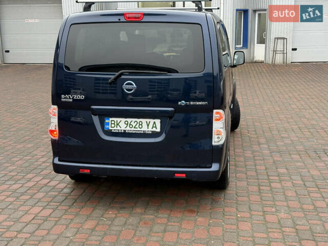 Синий Ниссан e-NV200, объемом двигателя 0 л и пробегом 115 тыс. км за 11000 $, фото 35 на Automoto.ua