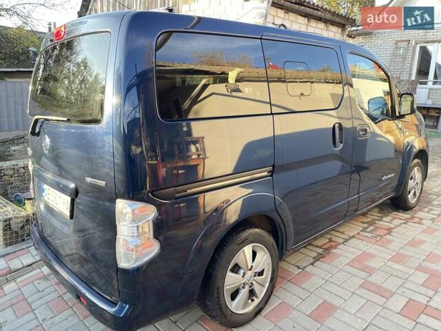 Синий Ниссан e-NV200, объемом двигателя 0 л и пробегом 109 тыс. км за 13200 $, фото 2 на Automoto.ua