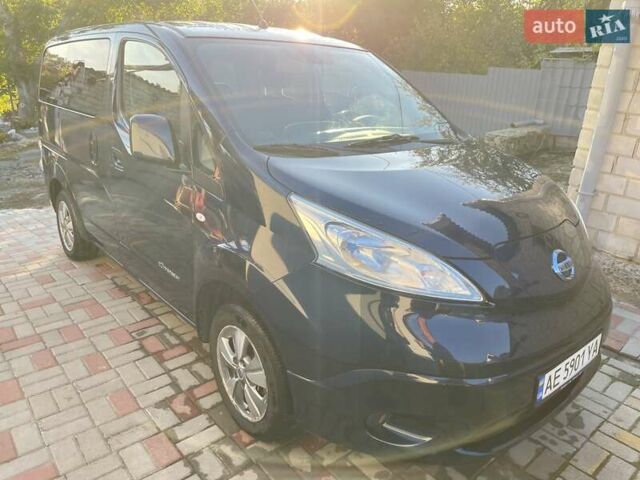 Синий Ниссан e-NV200, объемом двигателя 0 л и пробегом 109 тыс. км за 13200 $, фото 3 на Automoto.ua