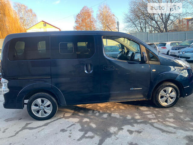 Синий Ниссан e-NV200, объемом двигателя 0 л и пробегом 122 тыс. км за 14000 $, фото 5 на Automoto.ua