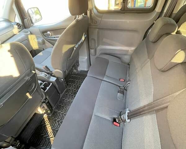 Синий Ниссан e-NV200, объемом двигателя 0 л и пробегом 109 тыс. км за 13200 $, фото 7 на Automoto.ua