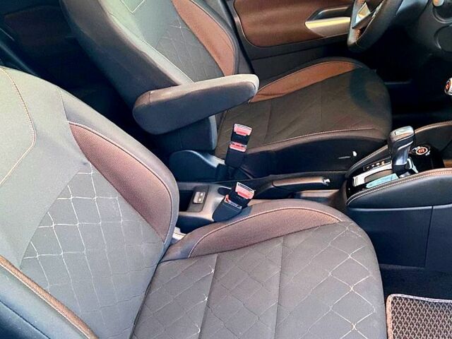 Білий Ніссан Kicks, об'ємом двигуна 1.6 л та пробігом 93 тис. км за 14500 $, фото 7 на Automoto.ua