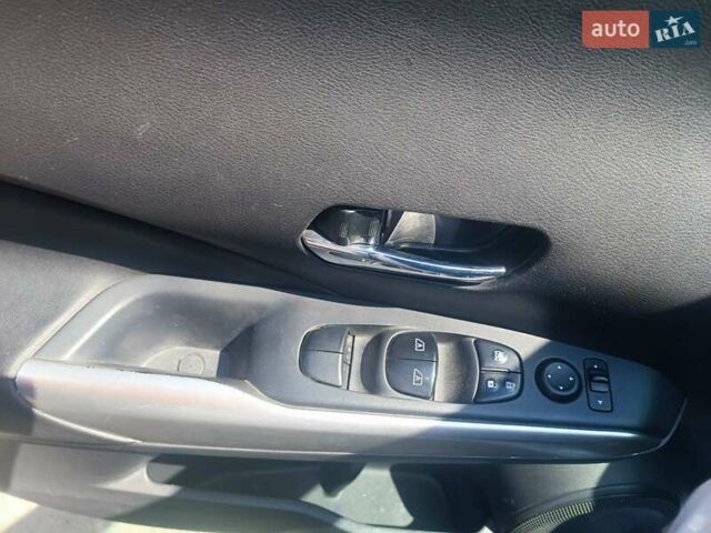 Белый Ниссан Kicks, объемом двигателя 1.6 л и пробегом 76 тыс. км за 14500 $, фото 18 на Automoto.ua