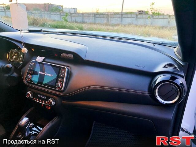 Білий Ніссан Kicks, об'ємом двигуна 1.6 л та пробігом 93 тис. км за 14500 $, фото 8 на Automoto.ua