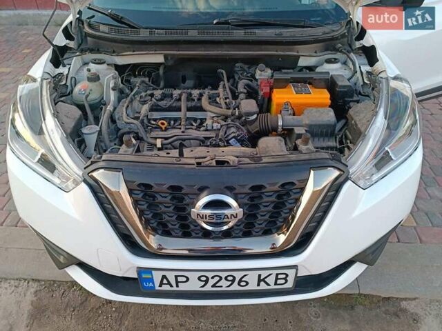 Белый Ниссан Kicks, объемом двигателя 1.6 л и пробегом 76 тыс. км за 14500 $, фото 3 на Automoto.ua