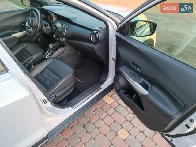 Белый Ниссан Kicks, объемом двигателя 1.6 л и пробегом 76 тыс. км за 14500 $, фото 16 на Automoto.ua