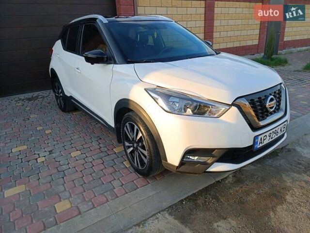 Белый Ниссан Kicks, объемом двигателя 1.6 л и пробегом 76 тыс. км за 14500 $, фото 2 на Automoto.ua