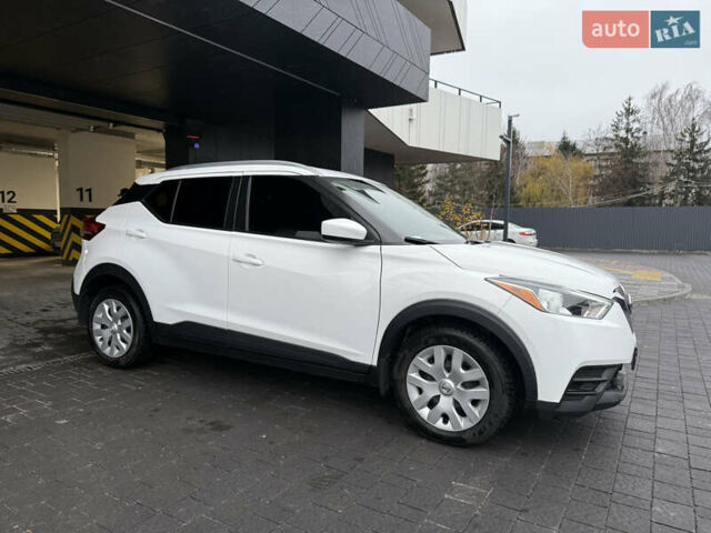 Белый Ниссан Kicks, объемом двигателя 1.6 л и пробегом 90 тыс. км за 13700 $, фото 20 на Automoto.ua
