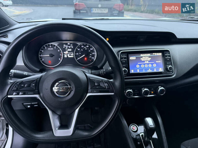 Белый Ниссан Kicks, объемом двигателя 1.6 л и пробегом 90 тыс. км за 13700 $, фото 4 на Automoto.ua