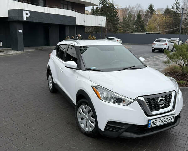 Белый Ниссан Kicks, объемом двигателя 1.6 л и пробегом 90 тыс. км за 13700 $, фото 19 на Automoto.ua