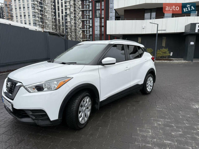 Белый Ниссан Kicks, объемом двигателя 1.6 л и пробегом 90 тыс. км за 13700 $, фото 18 на Automoto.ua