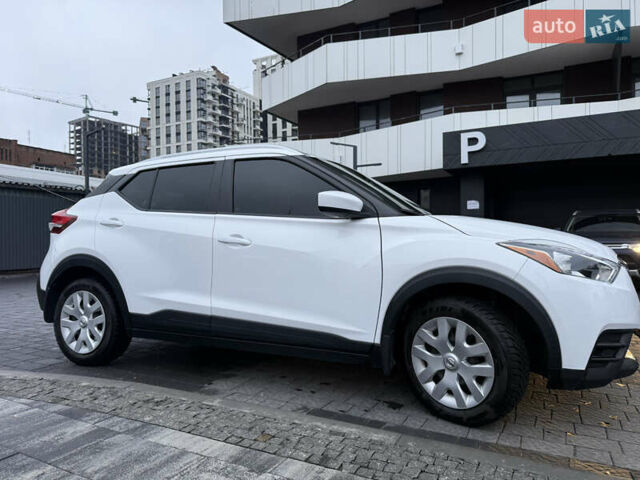 Белый Ниссан Kicks, объемом двигателя 1.6 л и пробегом 90 тыс. км за 13700 $, фото 16 на Automoto.ua