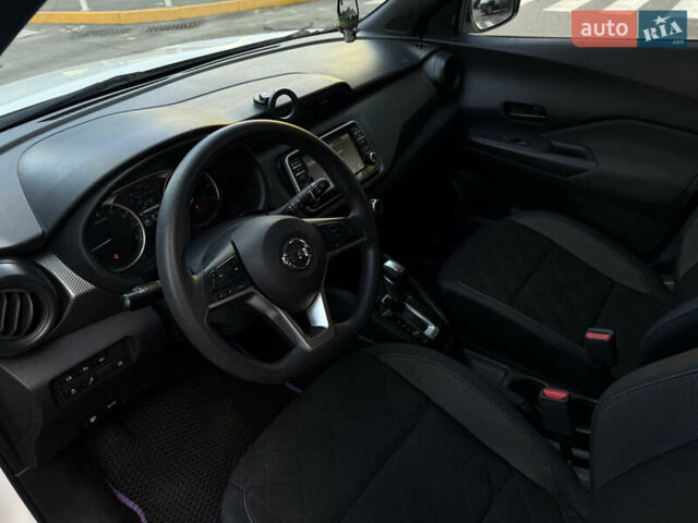 Белый Ниссан Kicks, объемом двигателя 1.6 л и пробегом 112 тыс. км за 12999 $, фото 9 на Automoto.ua