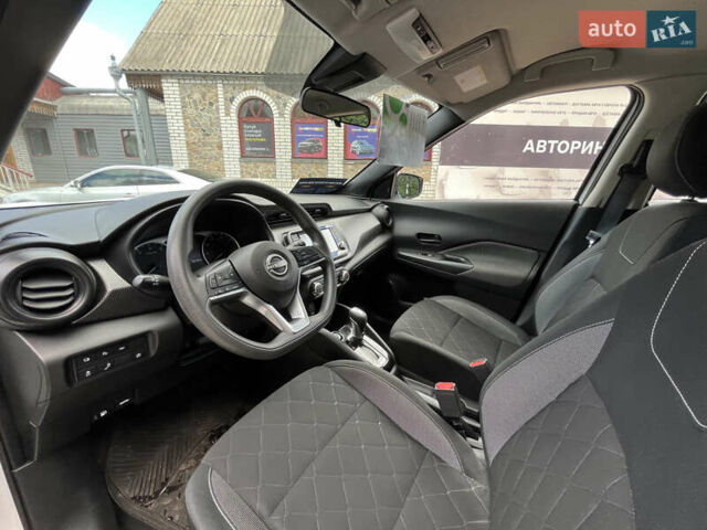 Белый Ниссан Kicks, объемом двигателя 1.6 л и пробегом 32 тыс. км за 14900 $, фото 11 на Automoto.ua