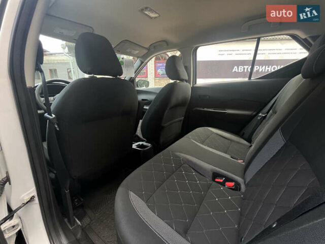 Белый Ниссан Kicks, объемом двигателя 1.6 л и пробегом 32 тыс. км за 14900 $, фото 22 на Automoto.ua