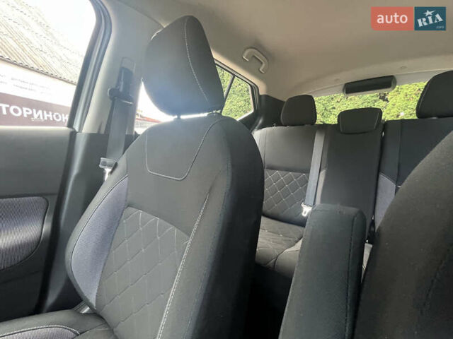 Белый Ниссан Kicks, объемом двигателя 1.6 л и пробегом 32 тыс. км за 14900 $, фото 19 на Automoto.ua