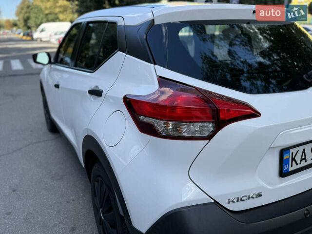 Белый Ниссан Kicks, объемом двигателя 1.6 л и пробегом 112 тыс. км за 12999 $, фото 8 на Automoto.ua