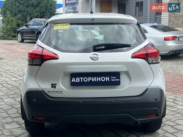 Белый Ниссан Kicks, объемом двигателя 1.6 л и пробегом 32 тыс. км за 14900 $, фото 6 на Automoto.ua
