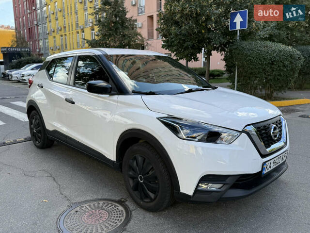 Белый Ниссан Kicks, объемом двигателя 1.6 л и пробегом 112 тыс. км за 12999 $, фото 4 на Automoto.ua