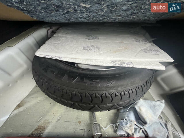 Белый Ниссан Kicks, объемом двигателя 1.6 л и пробегом 32 тыс. км за 14900 $, фото 26 на Automoto.ua