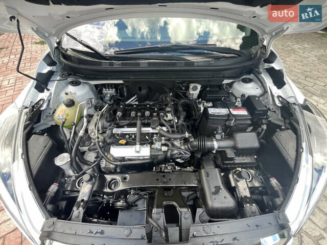 Белый Ниссан Kicks, объемом двигателя 1.6 л и пробегом 32 тыс. км за 14900 $, фото 27 на Automoto.ua