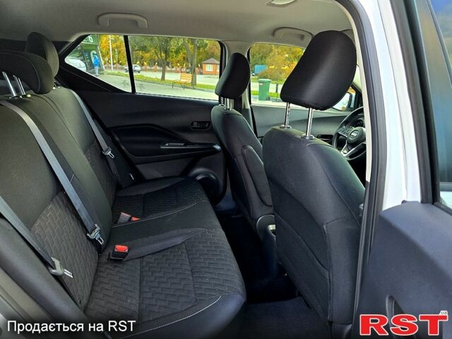 Белый Ниссан Kicks, объемом двигателя 1.6 л и пробегом 77 тыс. км за 15999 $, фото 11 на Automoto.ua