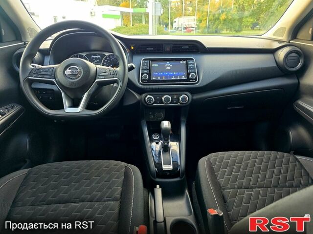 Белый Ниссан Kicks, объемом двигателя 1.6 л и пробегом 77 тыс. км за 15999 $, фото 4 на Automoto.ua