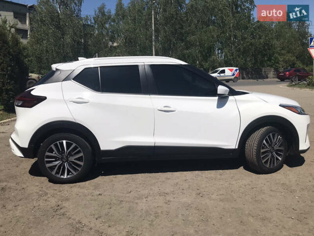 Білий Ніссан Kicks, об'ємом двигуна 1.6 л та пробігом 88 тис. км за 16500 $, фото 2 на Automoto.ua
