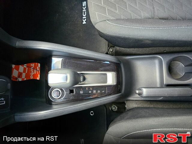 Белый Ниссан Kicks, объемом двигателя 1.6 л и пробегом 77 тыс. км за 15999 $, фото 10 на Automoto.ua