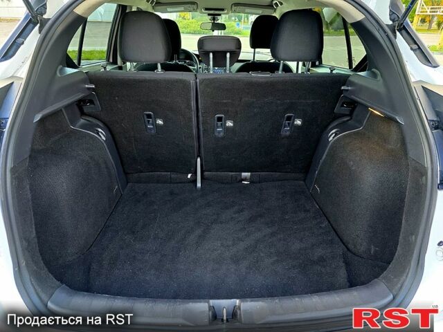 Белый Ниссан Kicks, объемом двигателя 1.6 л и пробегом 77 тыс. км за 15999 $, фото 12 на Automoto.ua