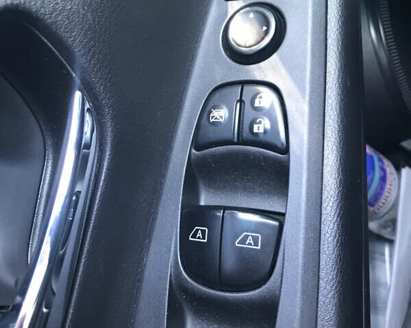 Білий Ніссан Kicks, об'ємом двигуна 1.6 л та пробігом 88 тис. км за 16500 $, фото 26 на Automoto.ua