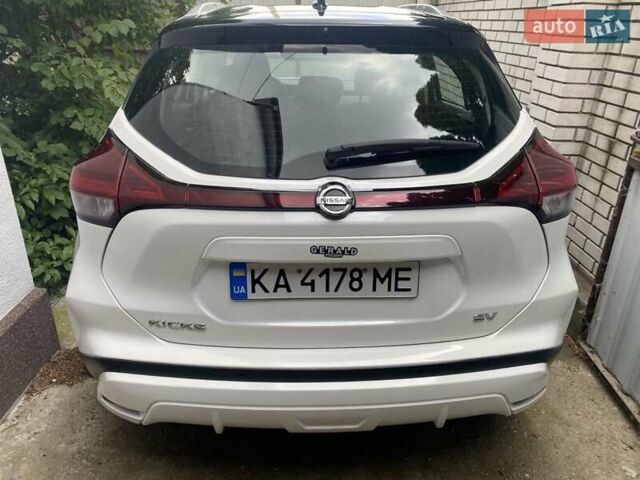 Белый Ниссан Kicks, объемом двигателя 1.6 л и пробегом 46 тыс. км за 16500 $, фото 1 на Automoto.ua