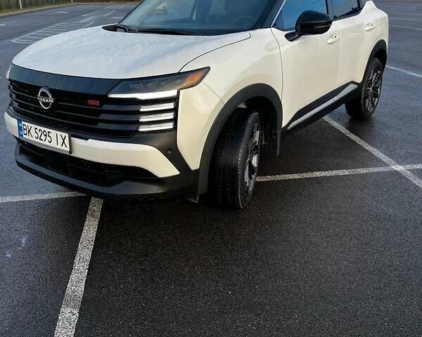 Белый Ниссан Kicks, объемом двигателя 2 л и пробегом 4 тыс. км за 25500 $, фото 3 на Automoto.ua