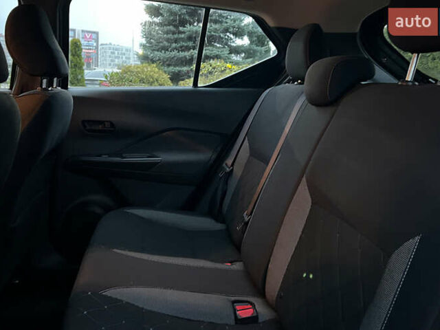 Черный Ниссан Kicks, объемом двигателя 1.6 л и пробегом 96 тыс. км за 13850 $, фото 17 на Automoto.ua