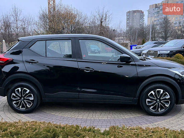 Черный Ниссан Kicks, объемом двигателя 1.6 л и пробегом 96 тыс. км за 13850 $, фото 7 на Automoto.ua