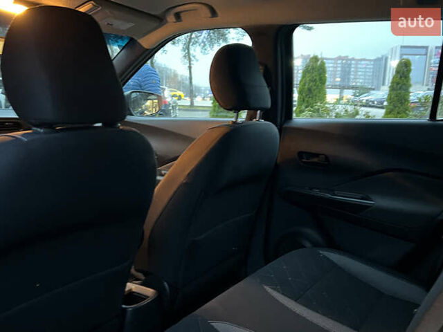 Черный Ниссан Kicks, объемом двигателя 1.6 л и пробегом 96 тыс. км за 13850 $, фото 16 на Automoto.ua