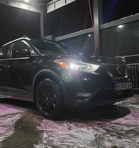 Черный Ниссан Kicks, объемом двигателя 1.6 л и пробегом 109 тыс. км за 16999 $, фото 1 на Automoto.ua