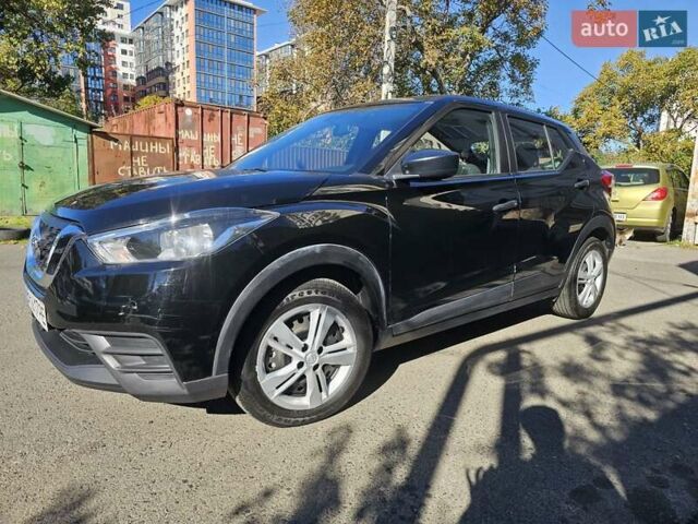 Черный Ниссан Kicks, объемом двигателя 1.6 л и пробегом 22 тыс. км за 12000 $, фото 2 на Automoto.ua